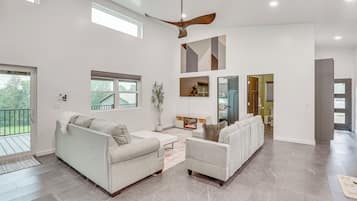 Cottage (2 Bedrooms) | Interior