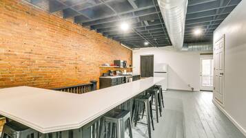 Apartment (0 Bedroom) | Interior