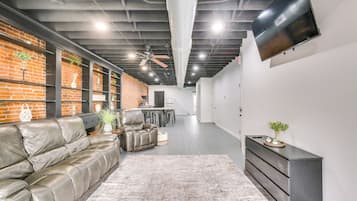 Apartment (0 Bedroom) | Interior