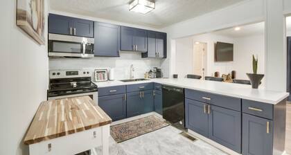 Updated North Greenwood Cottage < 1 Mi to Dtwn!