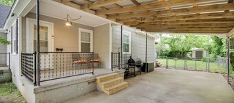 Updated North Greenwood Cottage < 1 Mi to Dtwn!