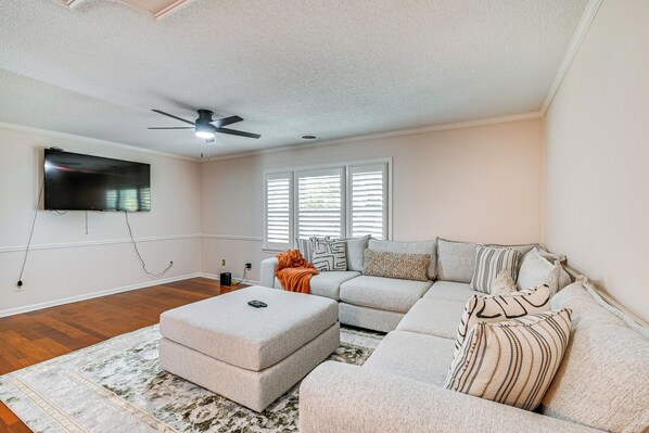 Apartment (2 Bedrooms) | Front of property - Steps to Sand: Walkable Condo in Myrtle Beach! (Myrtle Beach)