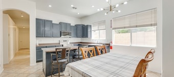 3 Mi to Santan Village: Home w/ Covered Patio