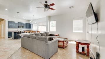 House (4 Bedrooms) | Front of property