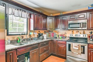 House (3 Bedrooms) | Interior - Close to Airport: Home in the Heart of Charlotte! (Charlotte)