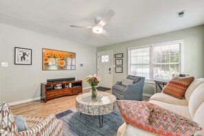 Cottage (2 Bedrooms) | Interior