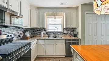 Cottage (2 Bedrooms) | Interior