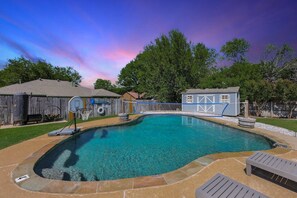 Pool - 4BD/2BA Bohemian x Southern Getaway w Pool+Cinema (Keller)