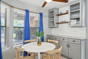 Dining - 4BD/2BA Bohemian x Southern Getaway w Pool+Cinema (Keller)