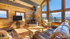 Living area - 273 Fallen Rock BIG Views 4 Bed Home, Pet Friendly + Hot Tub! (Tabernash)