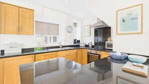 Coffee/tea maker, fridge, microwave, oven - Host & Stay | Dove Cottage (Warkworth)