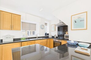 Coffee/tea maker, fridge, microwave, oven - Host & Stay | Dove Cottage (Warkworth)