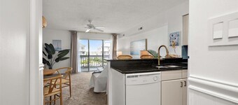 New Listing  - Beautiful 1 BR 1 BA Unit - Great View of Sunday Fireworks