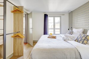 City Apartment, 1 Queen Bed with Sofa bed, Non Smoking | Iron/ironing board, cots/infant beds, travel cot, free WiFi - Stylish Le Marais 1BR - Heart of Paris (Paris)