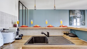 City Apartment, 1 Queen Bed with Sofa bed, Non Smoking | Private kitchen - Stylish Le Marais 1BR - Heart of Paris (Paris)
