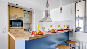 City Apartment, 1 Queen Bed with Sofa bed, Non Smoking | Private kitchen - Stylish Le Marais 1BR - Heart of Paris (Paris)