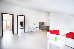 TV - Lovely flat in the center of Portoscuso (Portoscuso)