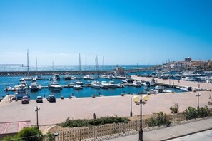 Marina - Stunning sea view attic (Portoscuso)