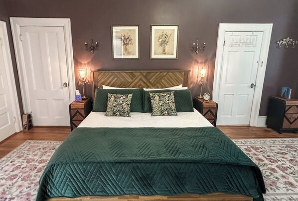 3 soverom, skrivebord, strykejern/-brett og wi-fi (inkludert)