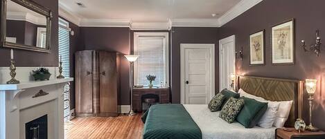 3 bedrooms, desk, iron/ironing board, free WiFi