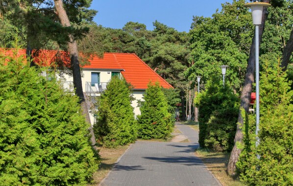 Property grounds - 3 bedroom awesome apartment in Altenkirchen (Altenkirchen)