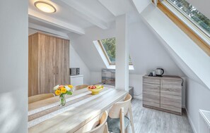 Interior - 3 bedroom awesome apartment in Altenkirchen (Altenkirchen)