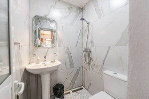 1 bedroom - Saraci Rooms 2 in Gjirokast r (Gjirokastër)
