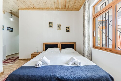 Saraci Rooms 1 in Gjirokast r