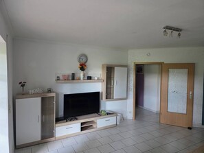 Apartment, 2 Schlafzimmer, Terrasse, Gartenblick | Wohnzimmer