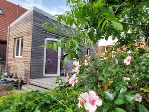 Exterior detail - Tiny Home 'Friedlinde' with Shared Terrace, Shared Garden and Wi-Fi (Bad Urach)