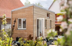 Exterior - Room 'No. 4' with Shared Terrace, Communal Garden and Wi-Fi (Bad Urach)