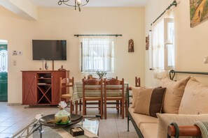 TV - Peaceful Refuge In Mani (Κότρωνας)