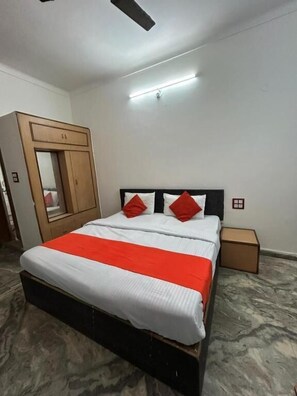 Standard Double Room | Free WiFi