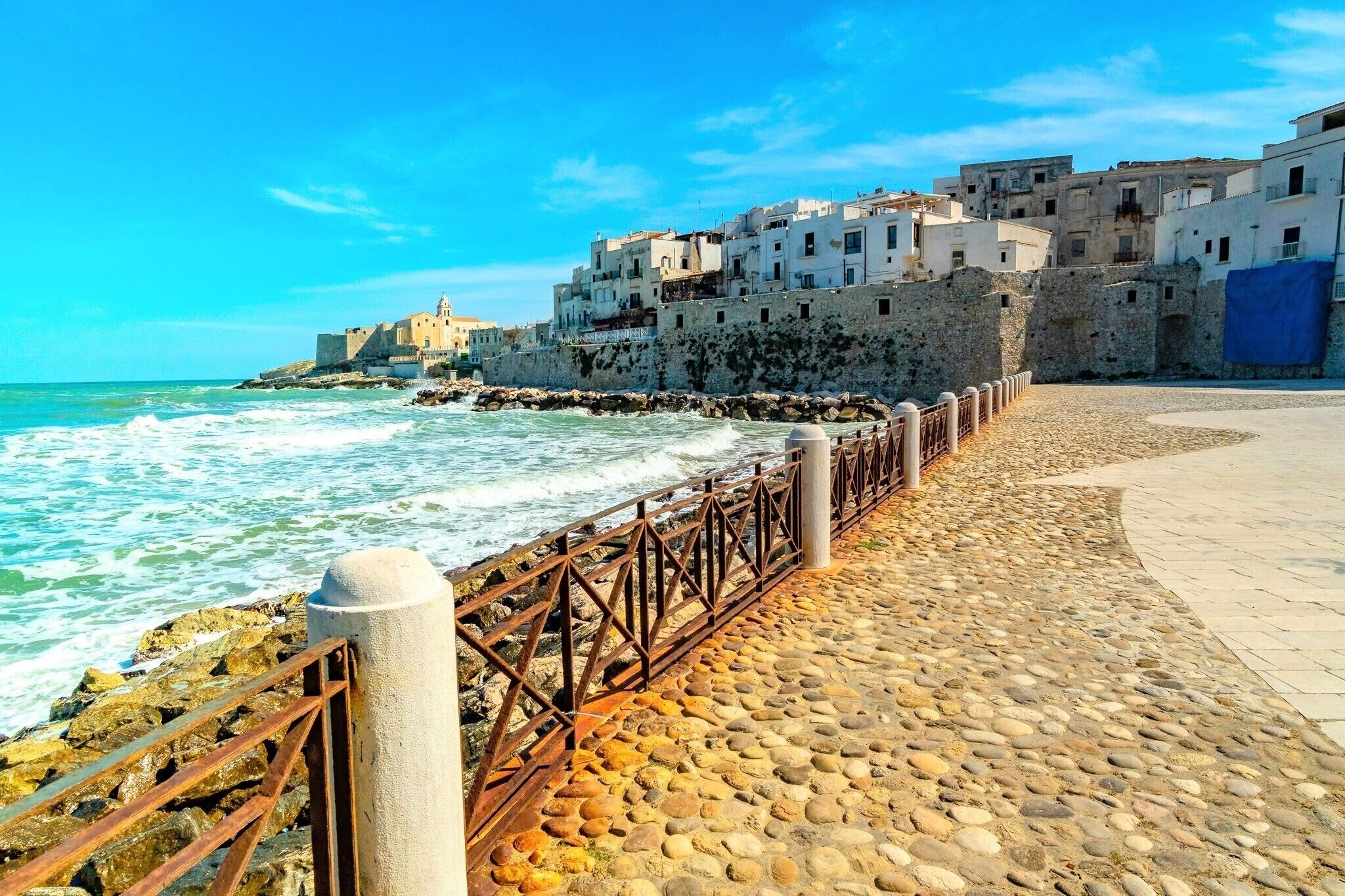 Una spiaggia nelle vicinanze