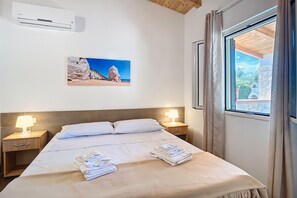 2 bedrooms, WiFi, bed sheets - Apartment 'La Mignola - Quadri 6' with Private Terrace, Wi-Fi and Air Conditioning (Vieste)