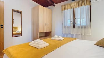 1 bedroom, WiFi, bed sheets