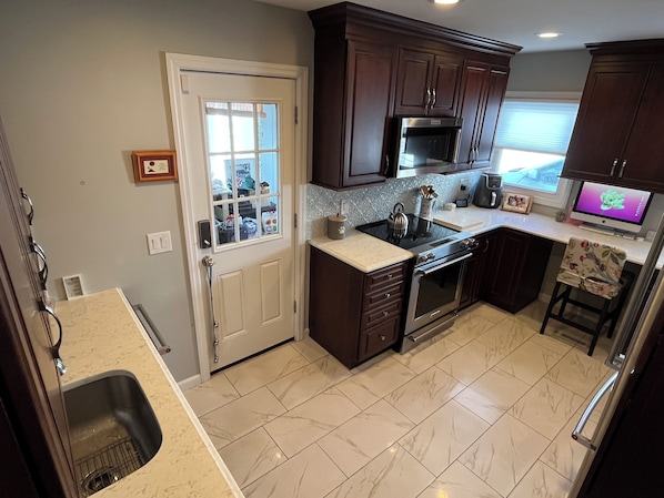 Microwave, oven, stovetop, dishwasher