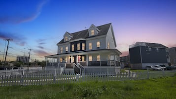 House, 3 Bedrooms | Exterior