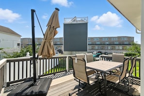 House, 3 Bedrooms | Outdoor dining