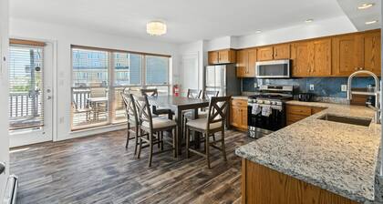 Stylish 3br Retreat Walk To Beach & Boardwalk 3 Bedroom Home