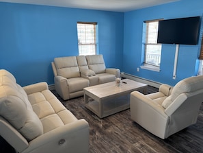 House, 3 Bedrooms | Living area