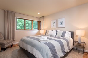 Condo, 3 Bedrooms | 3 bedrooms, laptop workspace, iron/ironing board, free WiFi - Club Sugarbush #8 3 Bedroom Condo (Warren)