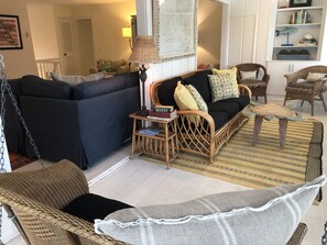 House, 4 Bedrooms | Living area
