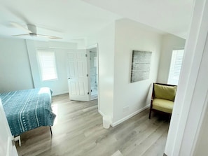 7 habitaciones, tabla de planchar con plancha, cuna de viaje y wifi