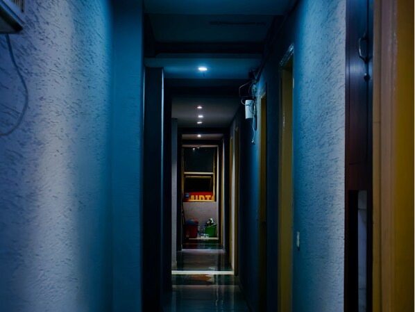 Lobby - Hotel Midtown (New Delhi)