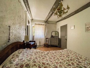 4 chambres, fer et planche à repasser, accès Internet, draps fournis