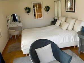 1 slaapkamer, een strijkplank/strijkijzer, wifi, beddengoed