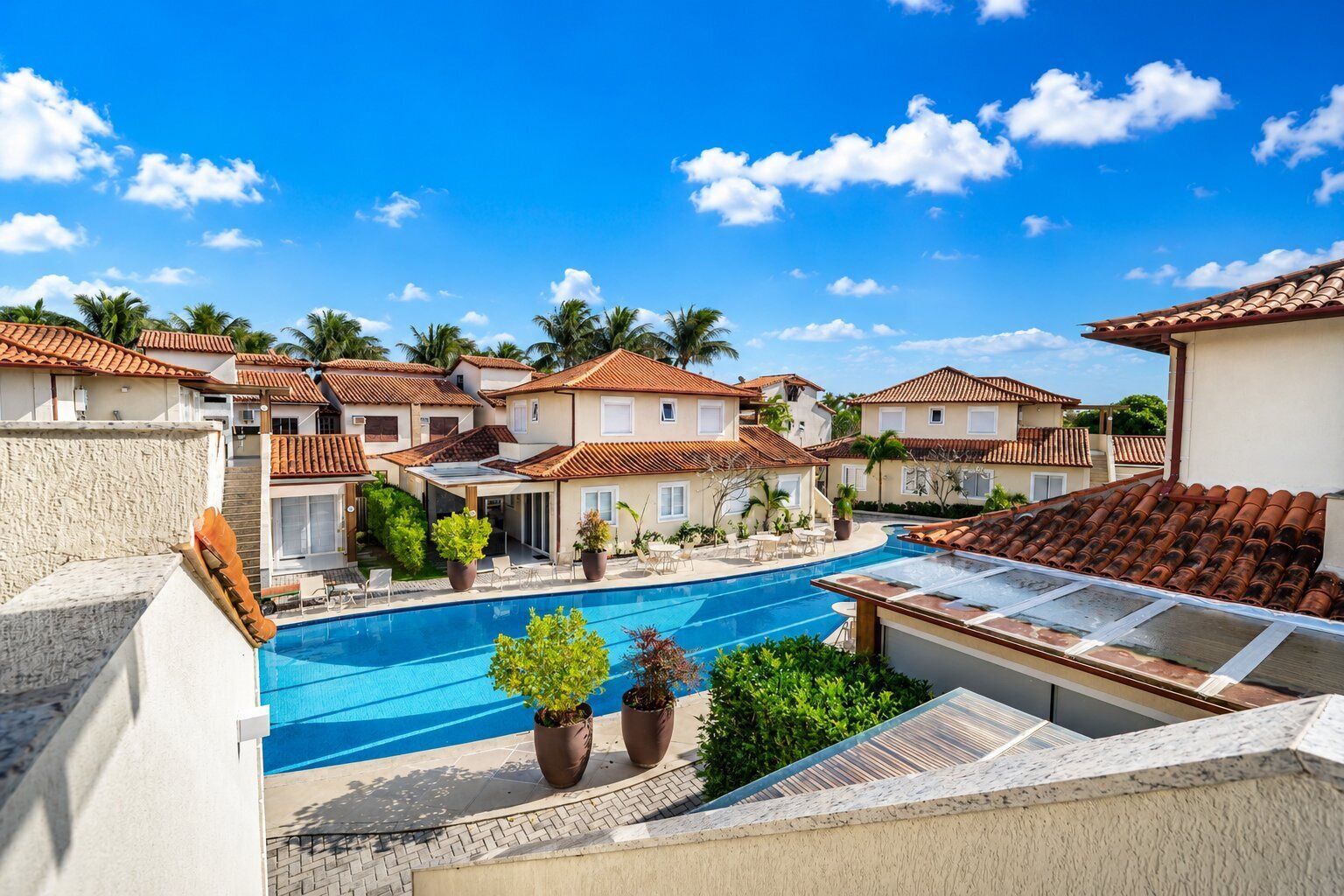 Deluxe House, 3 Bedrooms, Poolside | Pool | Outdoor pool, open 9:00 AM to 6:00 PM, pool loungers