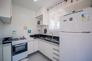 Deluxe-Haus, 3 Schlafzimmer, Poolseite | Eigene Küche