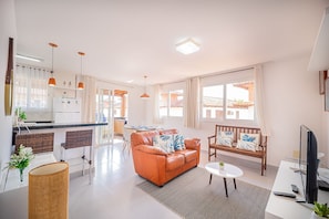 Maison Deluxe, 3 chambres, en bord de piscine | Salle de séjour